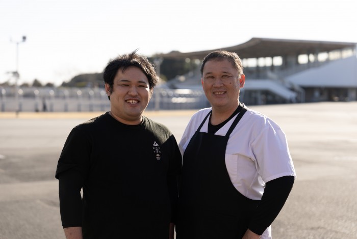 浜松弐輪舎餃子のスタッフ