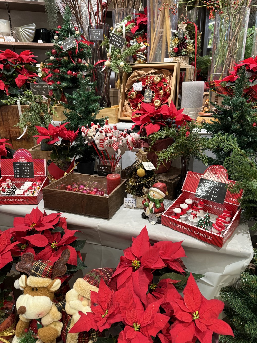 華やかに彩るクリスマスグッズ
